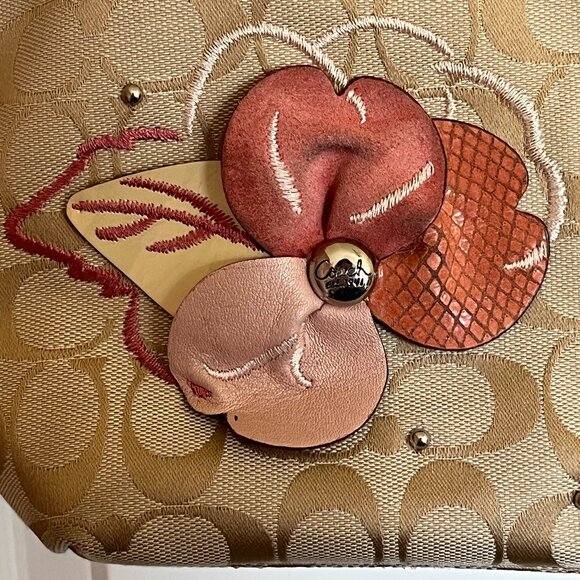 Coach Bleecker Archive Y2K Floral Appliqué Signature Canvas Tote - Picture 3 of 14